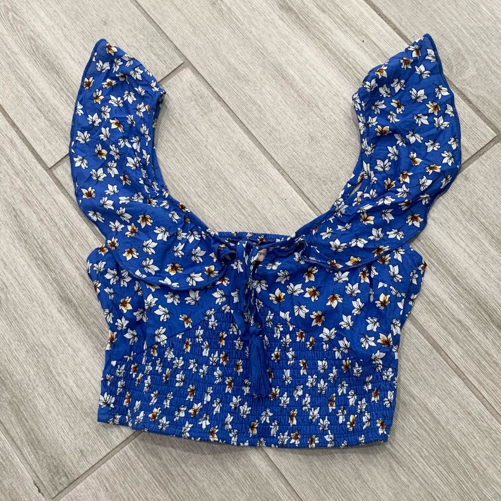 BOG Collective blue floral crop top